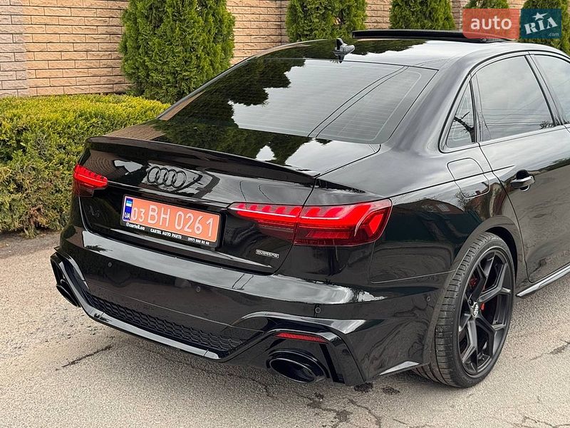 Седан Audi A4 2021 в Виннице