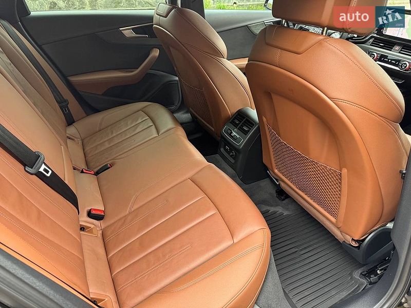 Седан Audi A4 2021 в Виннице