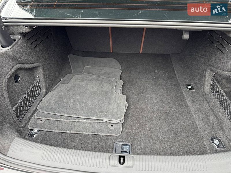 Седан Audi A4 2021 в Виннице