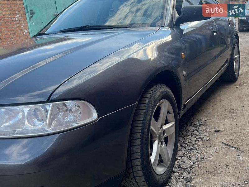 Седан Audi A4 1997 в Виннице