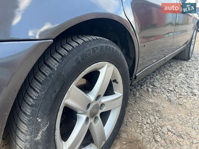 Седан Audi A4 1997 в Виннице