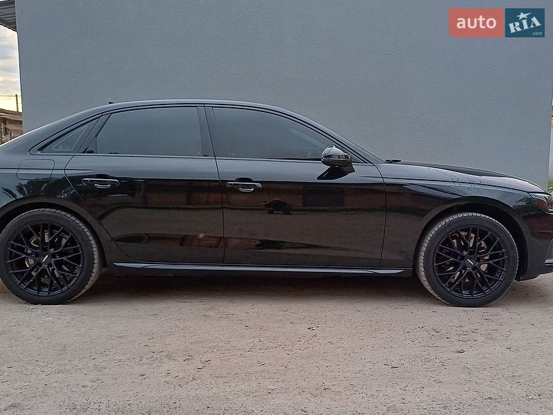Седан Audi A4 2022 в Ірпені