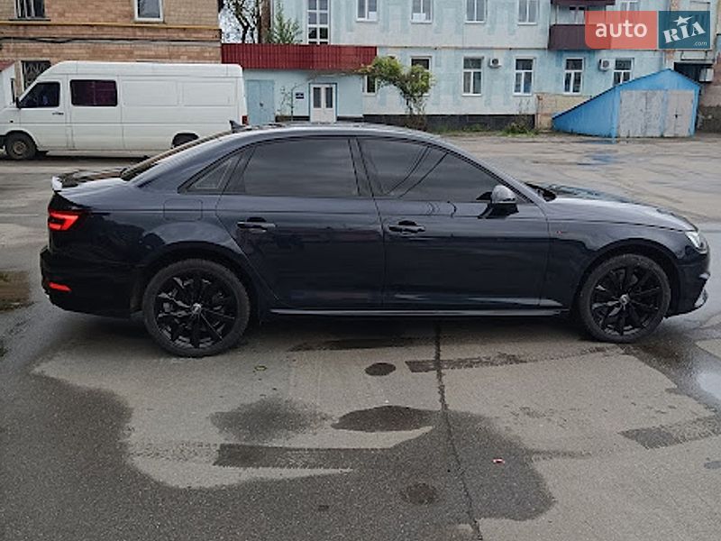 Седан Audi A4 2018 в Сумах