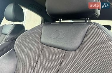 Седан Audi A4 2018 в Львове
