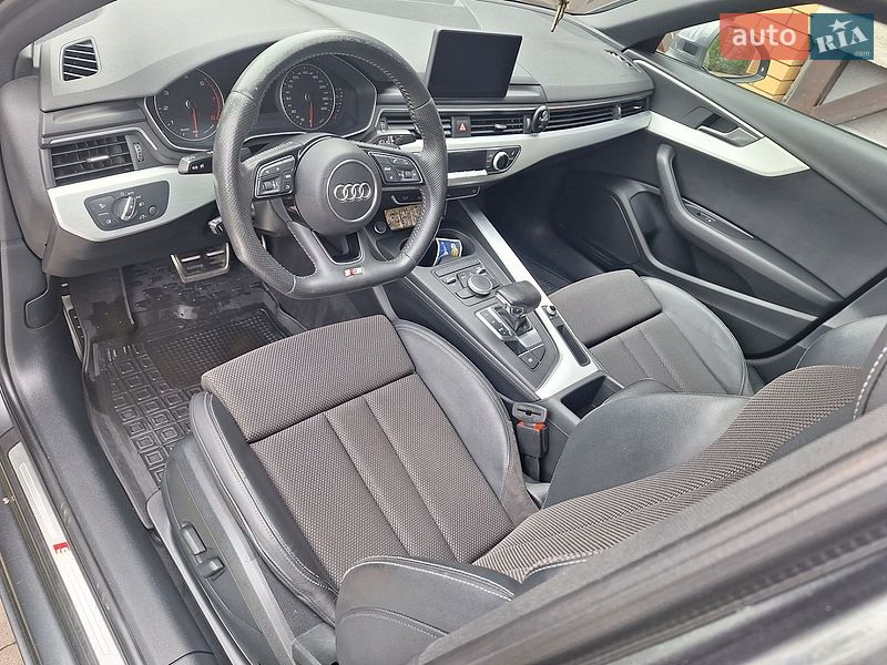 Седан Audi A4 2018 в Львове