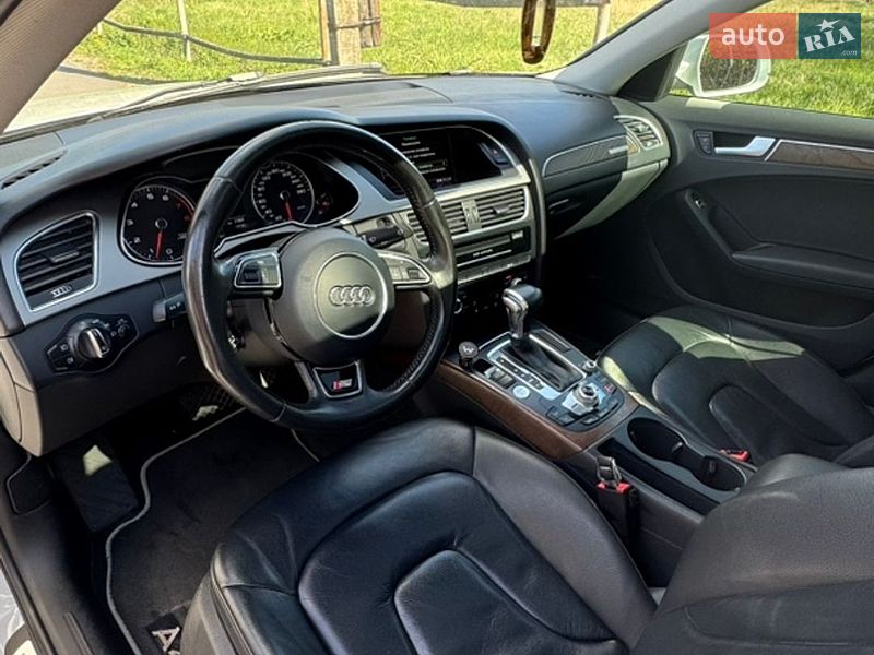 Седан Audi A4 2015 в Калинівці
