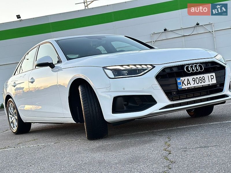 Седан Audi A4 2022 в Одессе