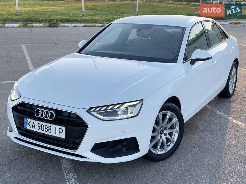 Седан Audi A4 2022 в Одессе