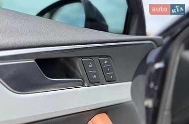 Седан Audi A4 2016 в Львові