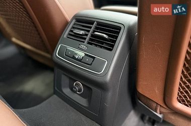 Седан Audi A4 2016 в Львові