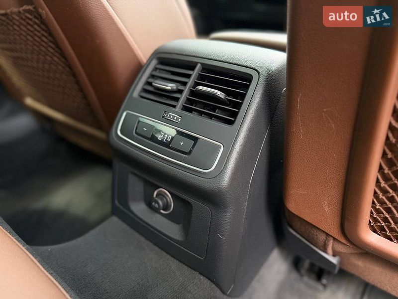 Седан Audi A4 2016 в Львові