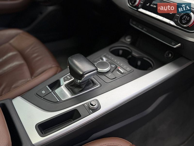 Седан Audi A4 2016 в Львові