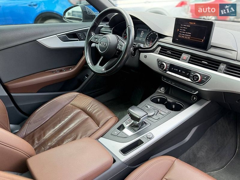 Седан Audi A4 2016 в Львові