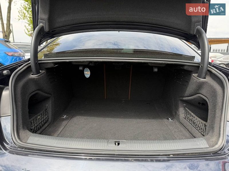 Седан Audi A4 2016 в Львові