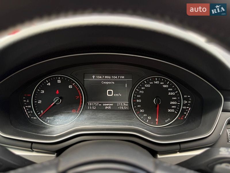 Седан Audi A4 2016 в Львові