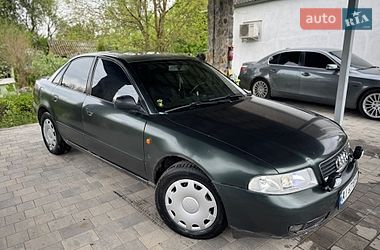 Седан Audi A4 1995 в Виннице