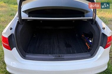 Седан Audi A4 2013 в Олександрії