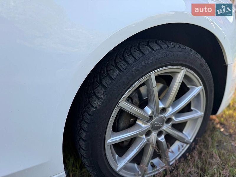 Седан Audi A4 2013 в Олександрії