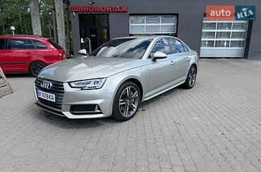 Седан Audi A4 2017 в Львові