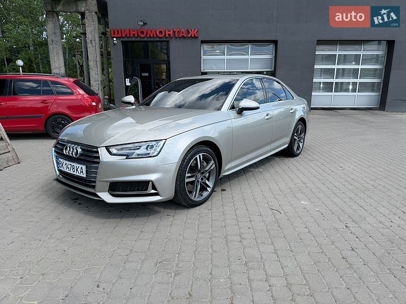 Седан Audi A4 2017 в Львові