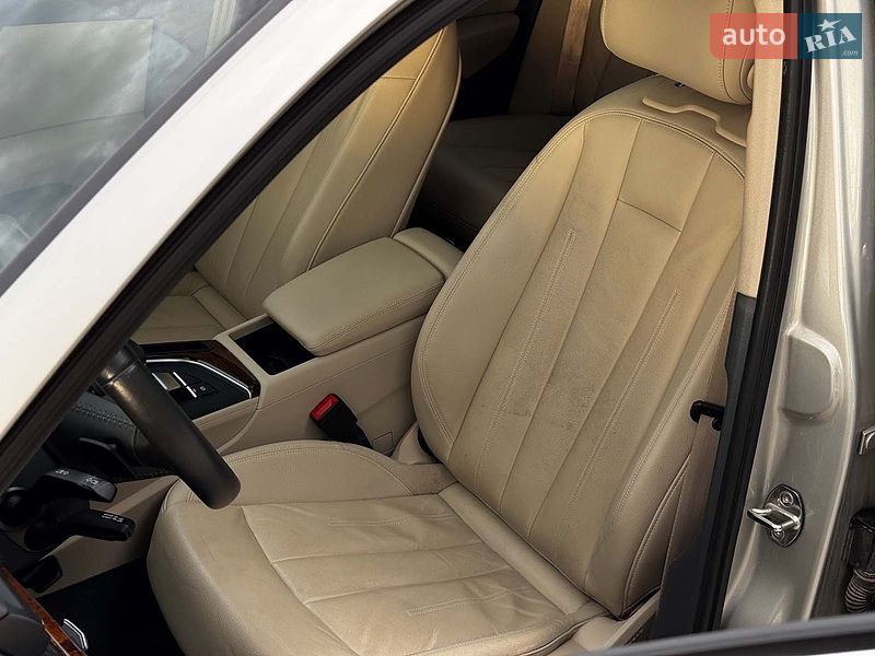 Седан Audi A4 2016 в Львове