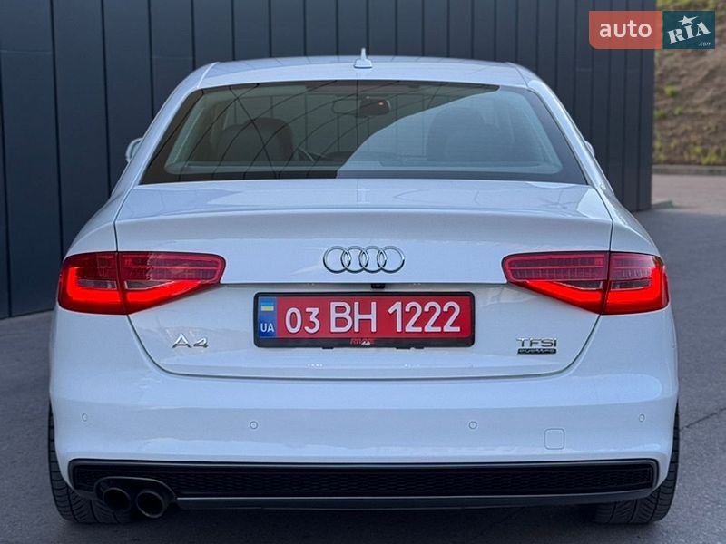Седан Audi A4 2015 в Рівному