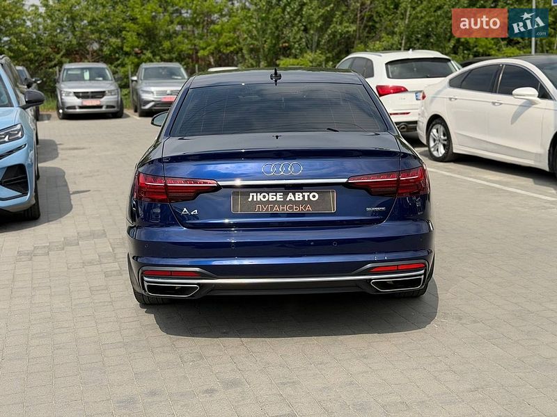 Седан Audi A4 2021 в Львове
