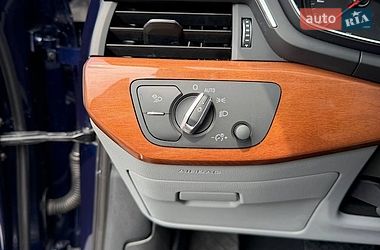 Седан Audi A4 2021 в Львове