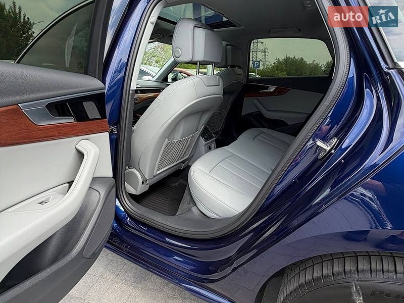 Седан Audi A4 2021 в Львове