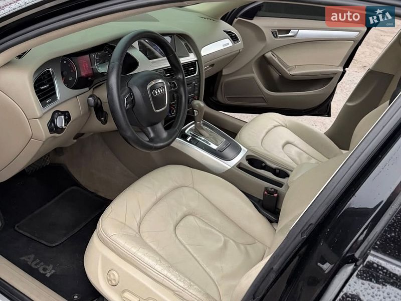 Седан Audi A4 2012 в Днепре
