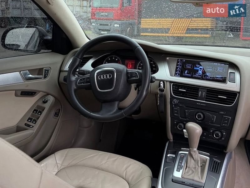 Седан Audi A4 2012 в Днепре