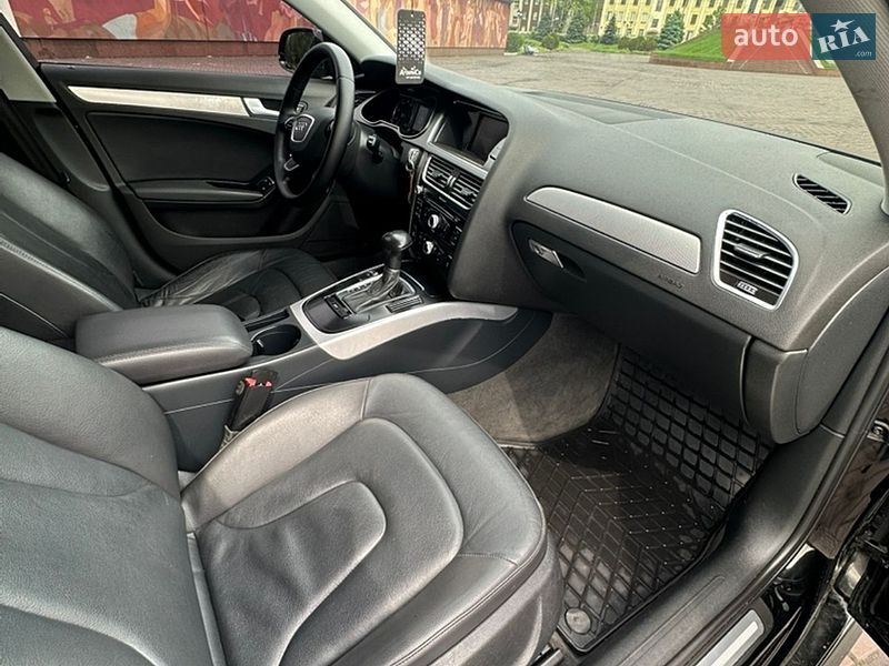 Седан Audi A4 2013 в Дніпрі