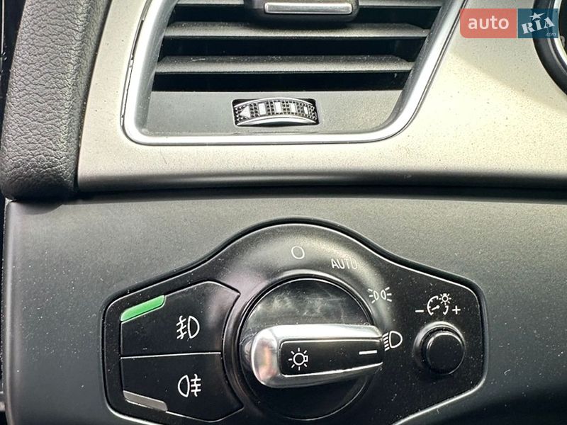 Седан Audi A4 2013 в Дніпрі