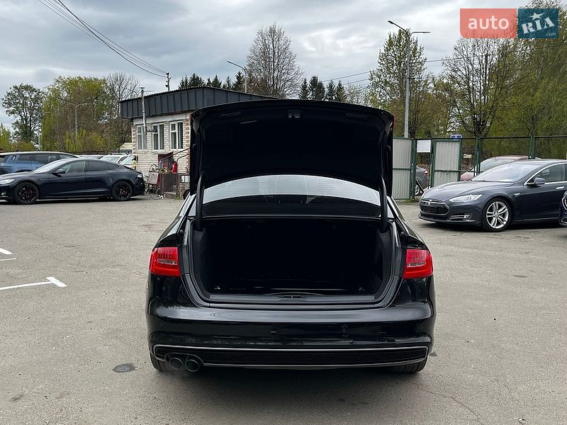 Седан Audi A4 2016 в Луцьку