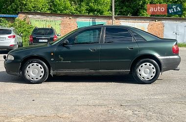 Седан Audi A4 1995 в Виннице