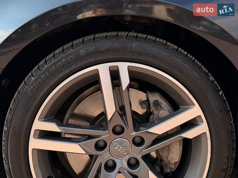 Седан Audi A4 2018 в Ивано-Франковске