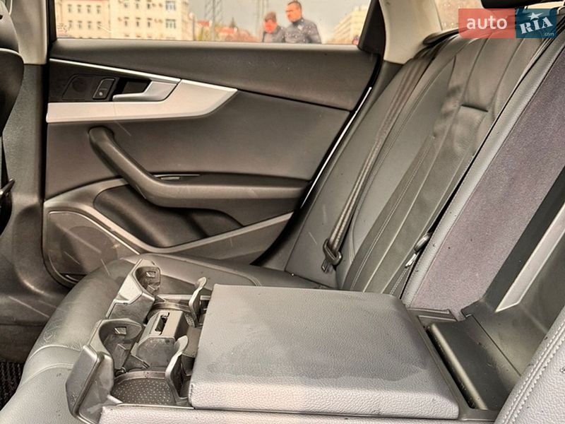 Седан Audi A4 2016 в Харькове