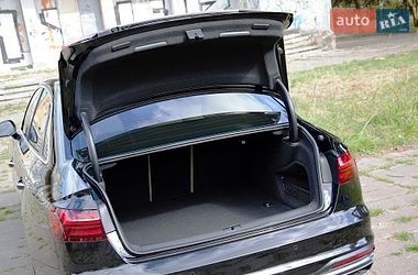 Седан Audi A4 2023 в Киеве