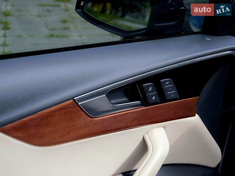 Седан Audi A4 2023 в Киеве