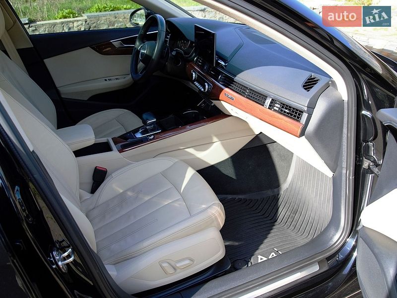 Седан Audi A4 2023 в Киеве