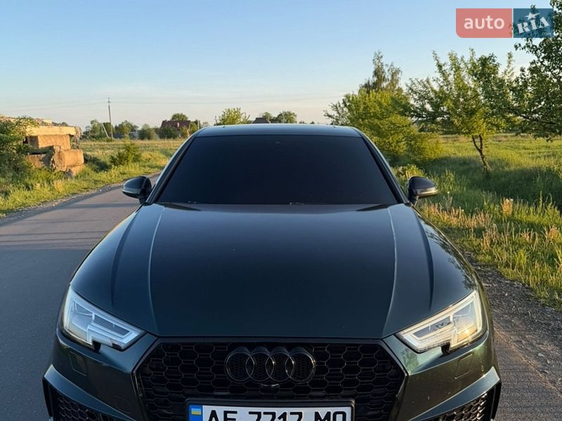 Седан Audi A4 2016 в Ивано-Франковске