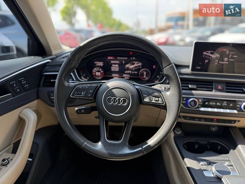 Седан Audi A4 2016 в Львове