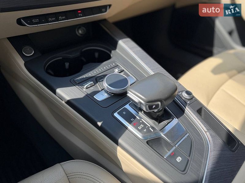 Седан Audi A4 2016 в Львове
