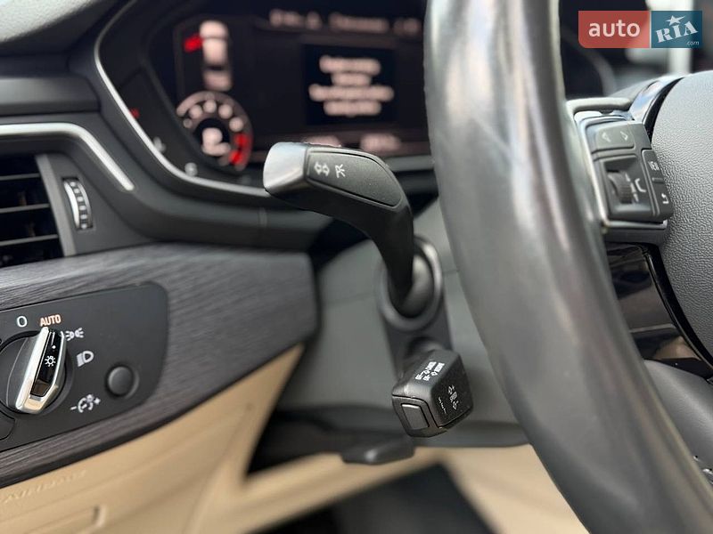 Седан Audi A4 2016 в Львове