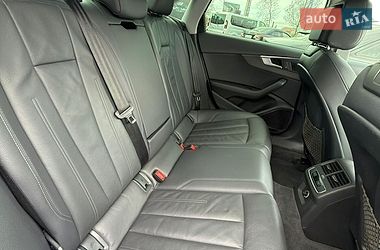 Седан Audi A4 2016 в Самборі