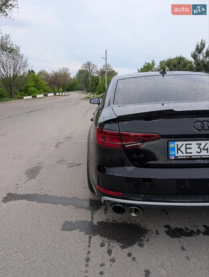 2011 Volkswagen Touareg - мініатюра 13