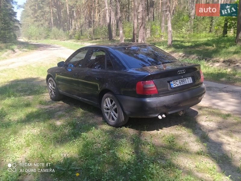 Седан Audi A4 1998 в Золочеве