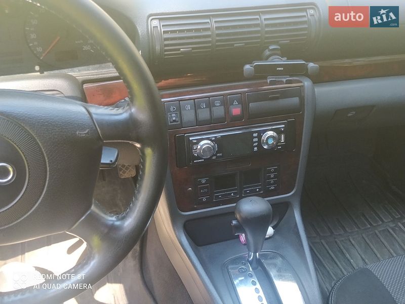 Седан Audi A4 1998 в Золочеве