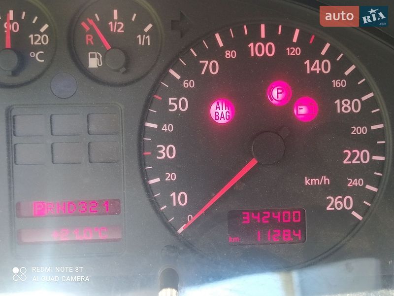 Седан Audi A4 1998 в Золочеве