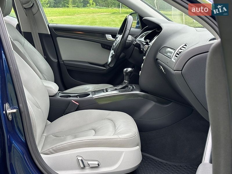 Седан Audi A4 2012 в Тернополе